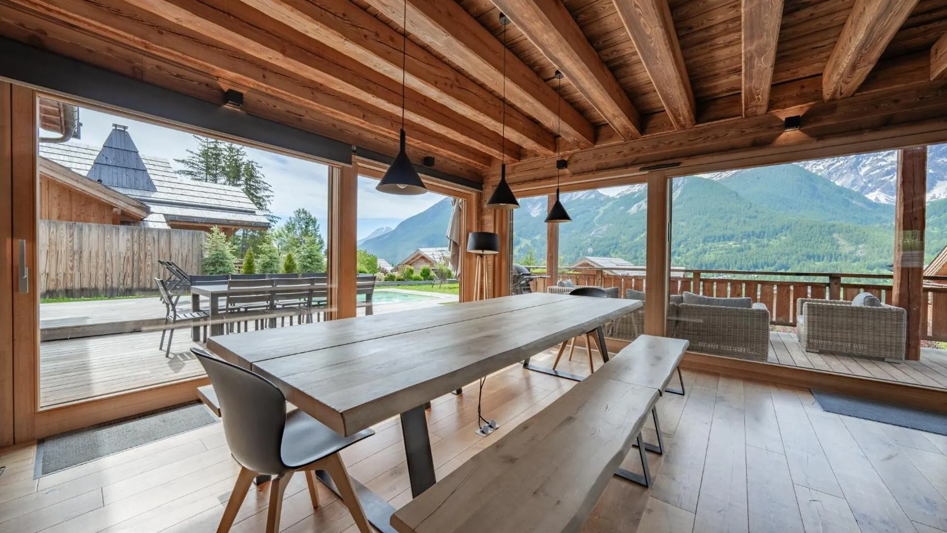 Chalet Luxe Piscine Et Spa 18 Personnes Serrechevalierholidays Le Monêtier-les-Bains
